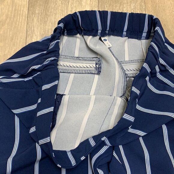 Womens Old Navy Cropped Casual Striped Pants - Picture 6 of 9